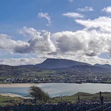 Muckish Hideaway Nyaraló Crockglass